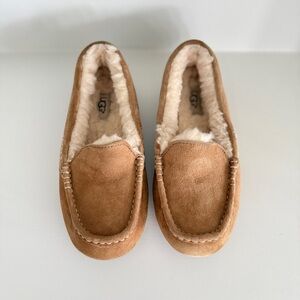 UGG Women's Ansley Moccasin Slippers in Chestnut size 6